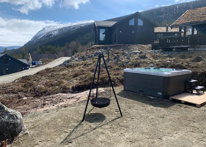 Hyggelig Laftehytte Pa 140kvm Med Ski-in/out *