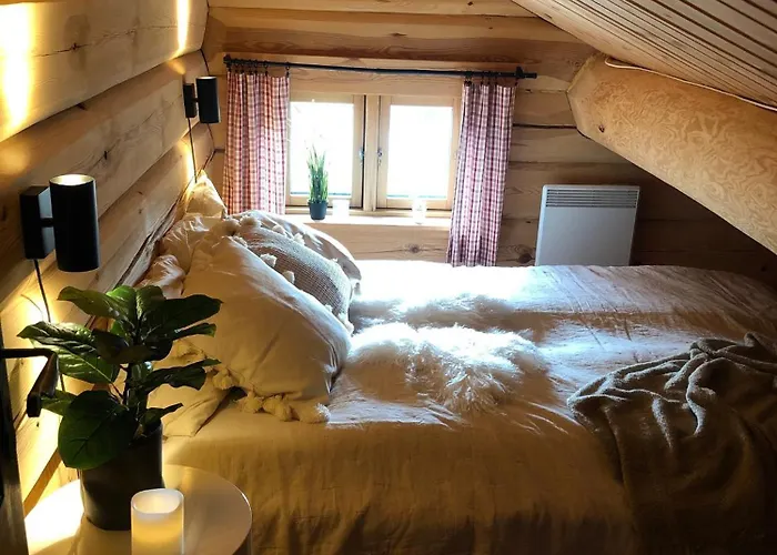 Hyggelig Laftehytte Pa 140kvm Med Ski-in/out Uvdal