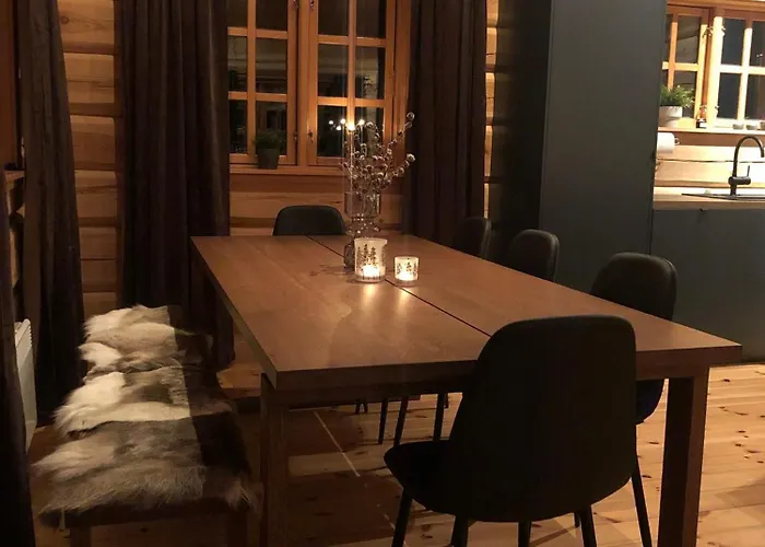 Hyggelig Laftehytte Pa 140kvm Med Ski-in/out Casa de Férias